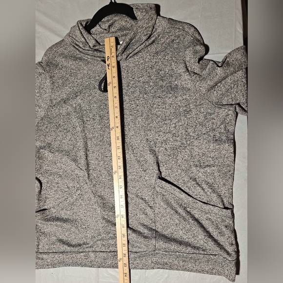 Old Navy Women's Sweatshirt Size XL - Picture 7 of 9